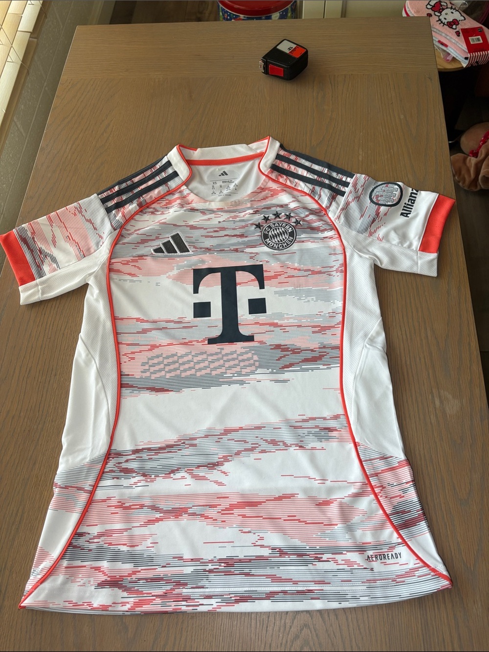 ADIDAS WOMENS SOCCER JERSEY — XS